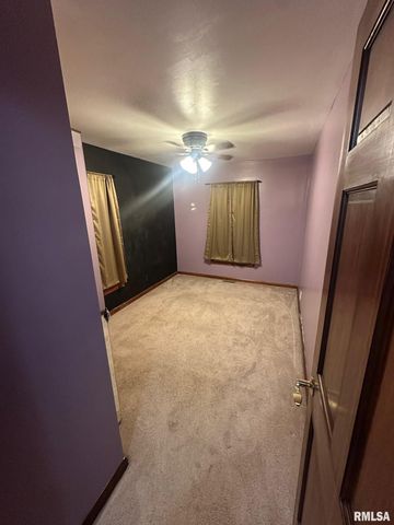 223 ELM Street, Kincaid, IL 62568