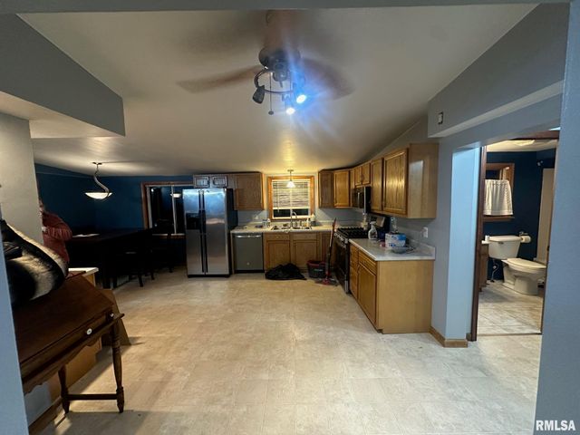 223 ELM Street, Kincaid, IL 62568