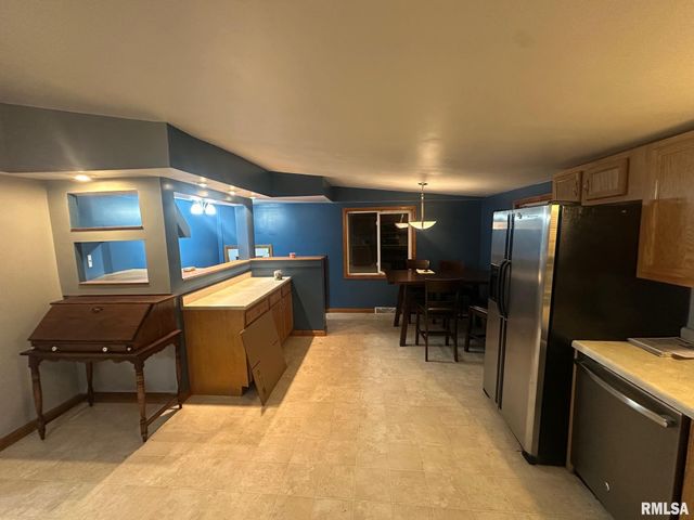 223 ELM Street, Kincaid, IL 62568