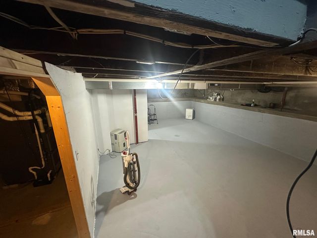 223 ELM Street, Kincaid, IL 62568