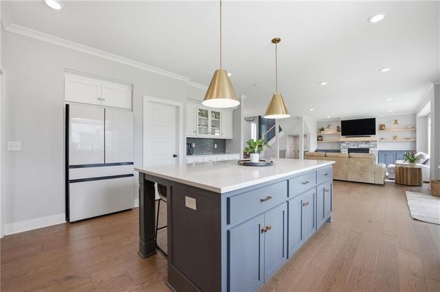 2063 NW O'Brien Road, Lee's Summit, MO 64081