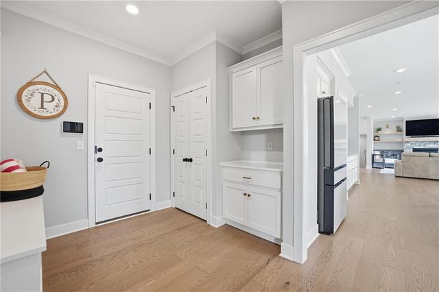 2063 NW O'Brien Road, Lee's Summit, MO 64081