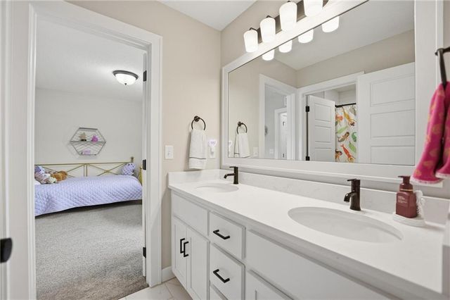 2063 NW O'Brien Road, Lee's Summit, MO 64081