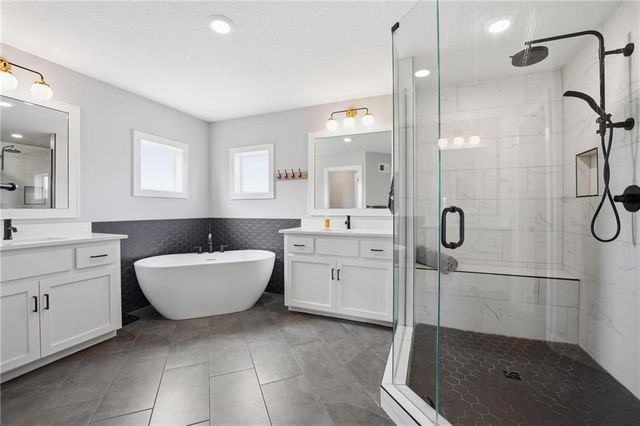 2063 NW O'Brien Road, Lee's Summit, MO 64081