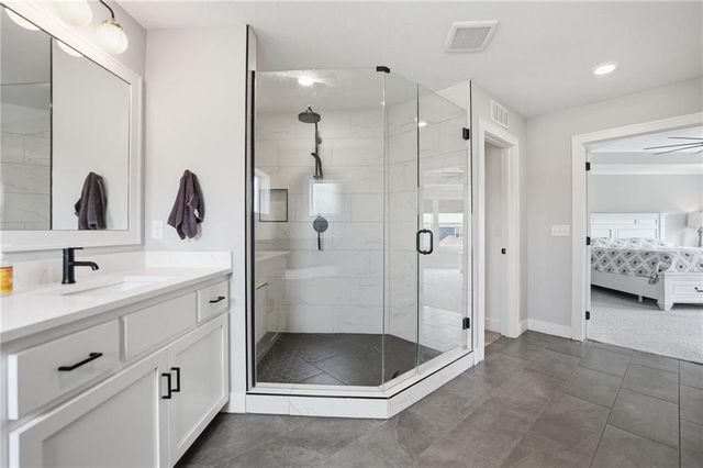 2063 NW O'Brien Road, Lee's Summit, MO 64081