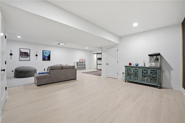 2063 NW O'Brien Road, Lee's Summit, MO 64081