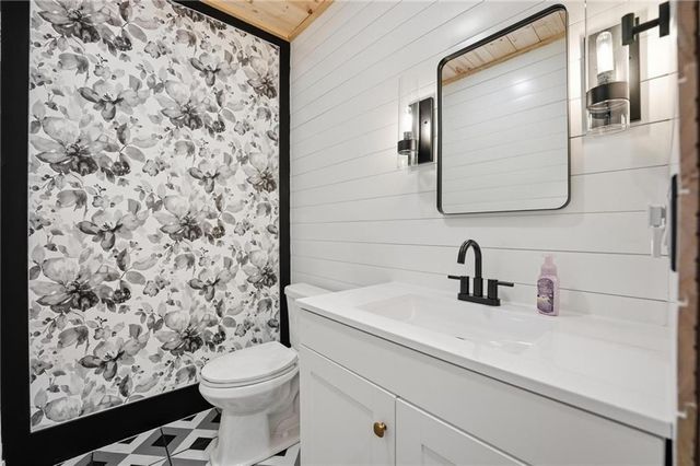 2063 NW O'Brien Road, Lee's Summit, MO 64081