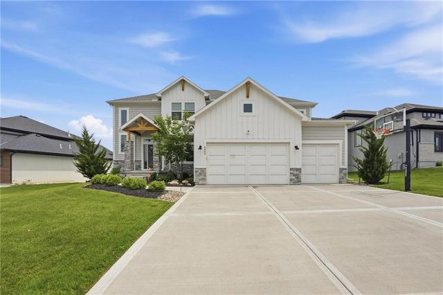 2063 NW O'Brien Road, Lee's Summit, MO 64081