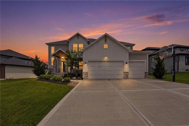 2063 NW O'Brien Road, Lee's Summit, MO 64081
