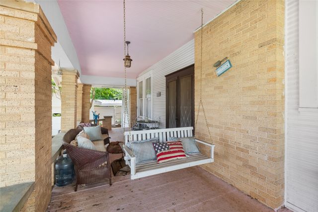 300 Hickory Street, Honey Grove, TX 75446