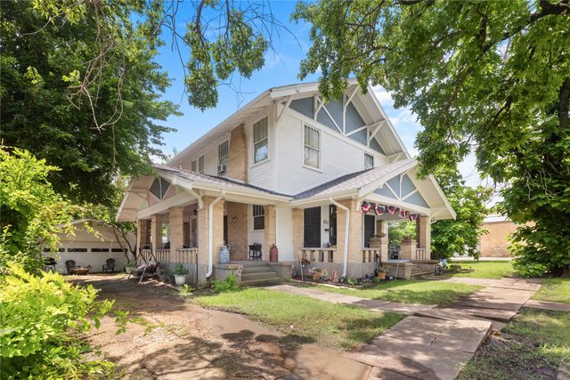 300 Hickory Street, Honey Grove, TX 75446