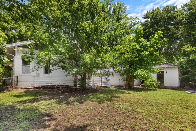 300 Hickory Street, Honey Grove, TX 75446
