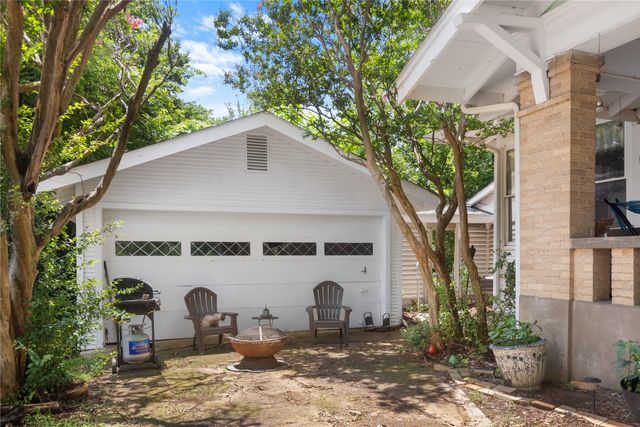 300 Hickory Street, Honey Grove, TX 75446