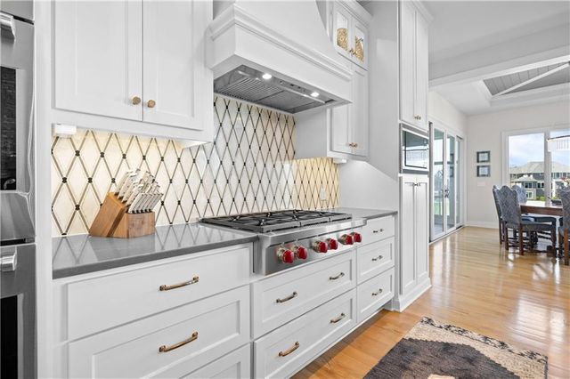 10710 W 173rd Terrace, Overland Park, KS 66221