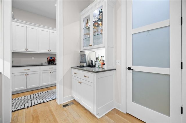 10710 W 173rd Terrace, Overland Park, KS 66221