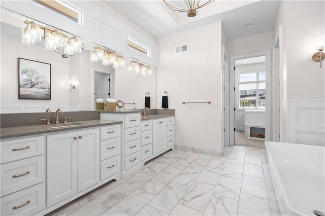 10710 W 173rd Terrace, Overland Park, KS 66221