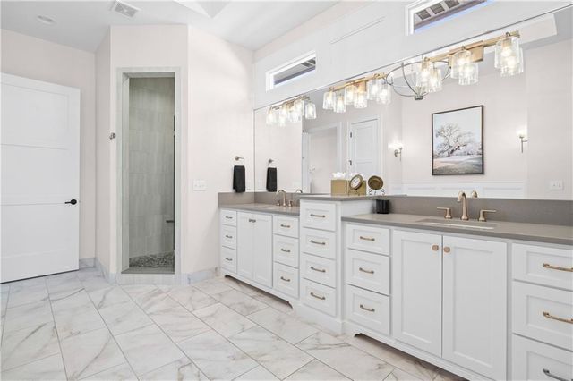 10710 W 173rd Terrace, Overland Park, KS 66221