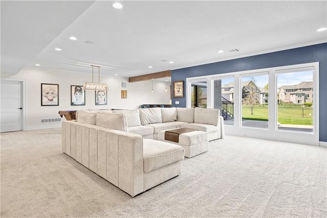 10710 W 173rd Terrace, Overland Park, KS 66221