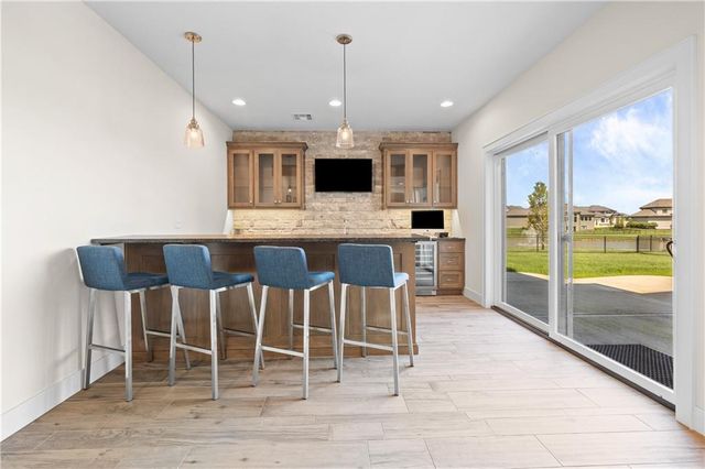 10710 W 173rd Terrace, Overland Park, KS 66221