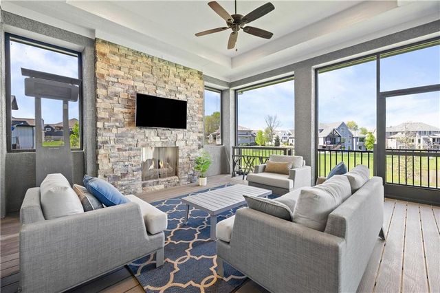 10710 W 173rd Terrace, Overland Park, KS 66221