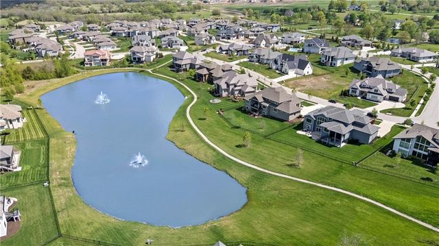 10710 W 173rd Terrace, Overland Park, KS 66221