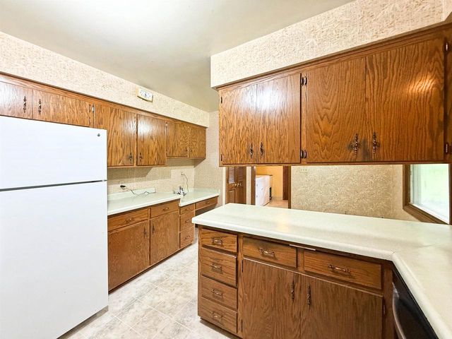 N93W25235 Crestwood Drive, Sussex, WI 53089