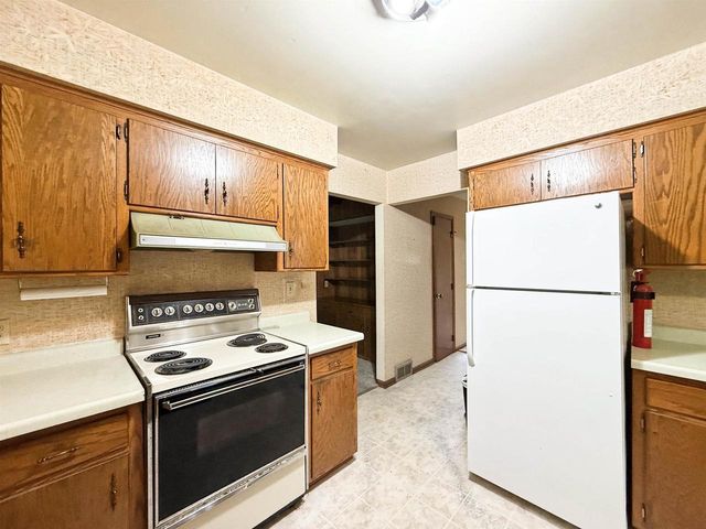N93W25235 Crestwood Drive, Sussex, WI 53089