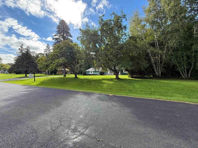 N93W25235 Crestwood Drive, Sussex, WI 53089