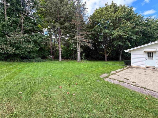 N93W25235 Crestwood Drive, Sussex, WI 53089