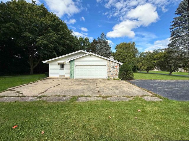 N93W25235 Crestwood Drive, Sussex, WI 53089