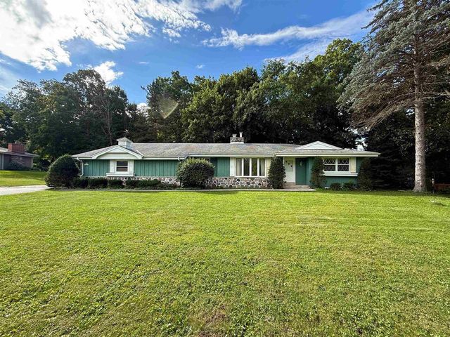 N93W25235 Crestwood Drive, Sussex, WI 53089