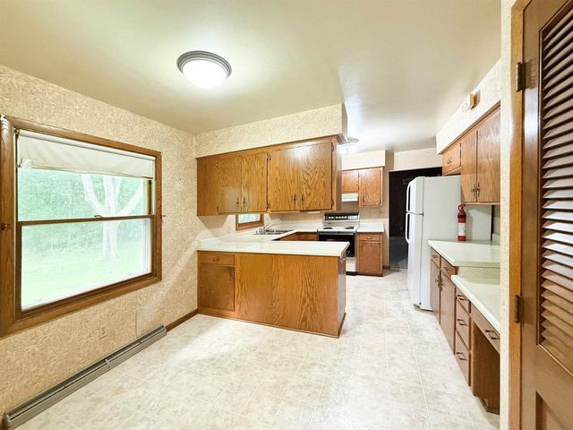 N93W25235 Crestwood Drive, Sussex, WI 53089
