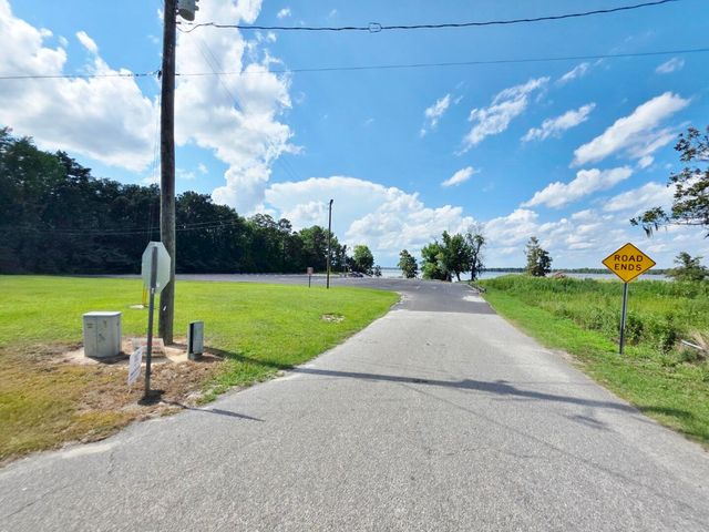 155 Stumphole Road, Elloree, SC 29047