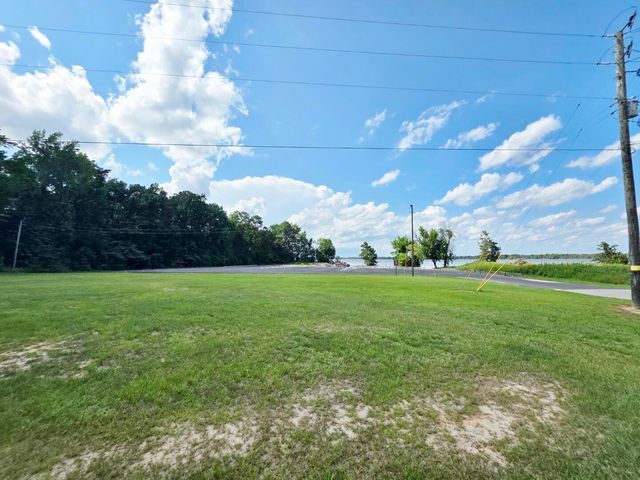 155 Stumphole Road, Elloree, SC 29047