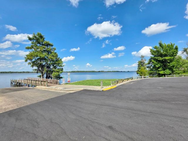 155 Stumphole Road, Elloree, SC 29047