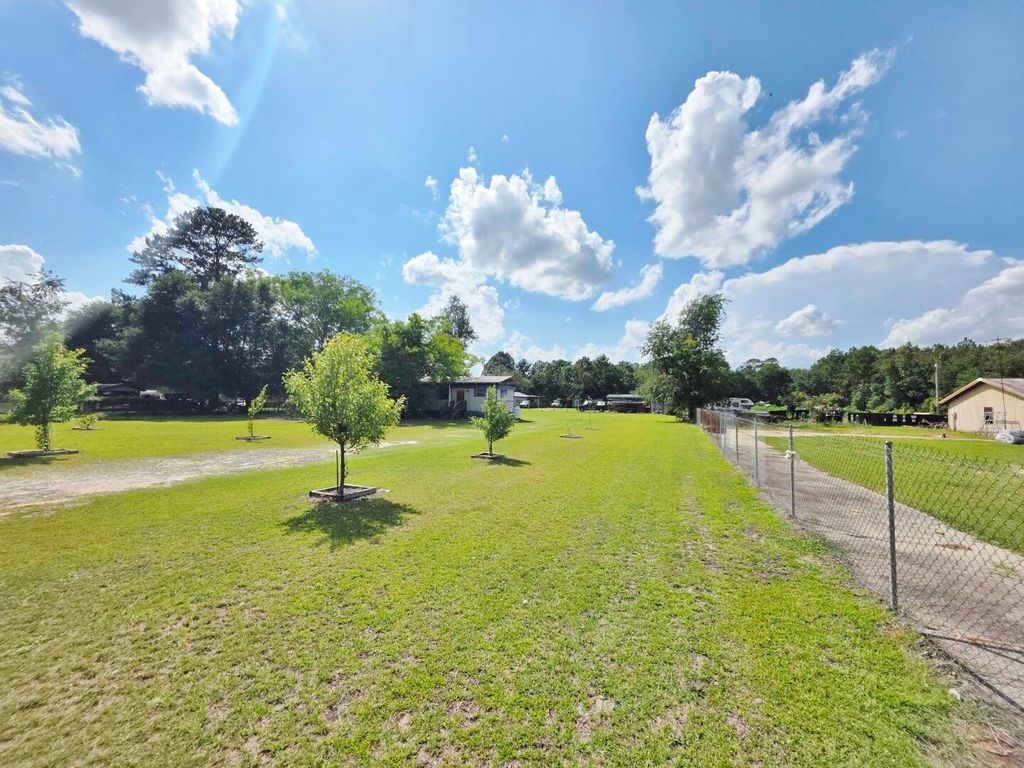 155 Stumphole Road, Elloree, SC 29047