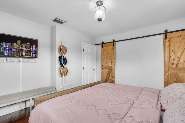 9091 SW 49th Street, Cooper City, FL 33328