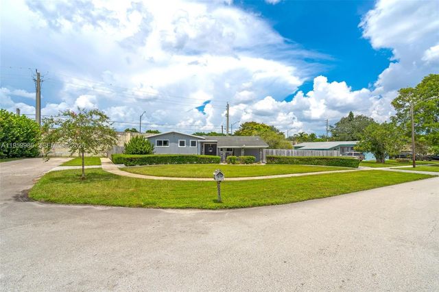 9091 SW 49th Street, Cooper City, FL 33328