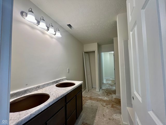 2323 N Liberty Lakes Drive, Greensburg, IN 47240