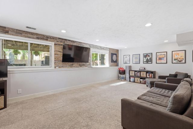 10899 Skylane Court, Allendale, MI 49401