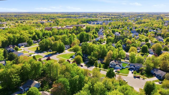 10899 Skylane Court, Allendale, MI 49401