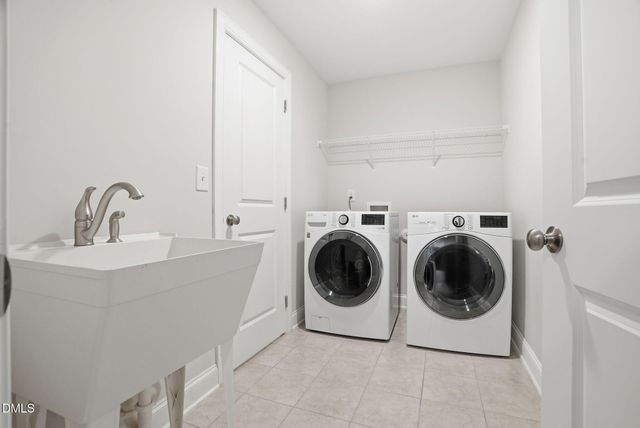 401 Ressler Street, Holly Springs, NC 27540