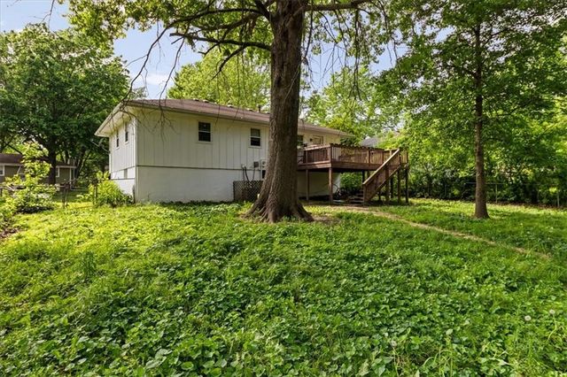1613 Oak Street, Oak Grove, MO 64075