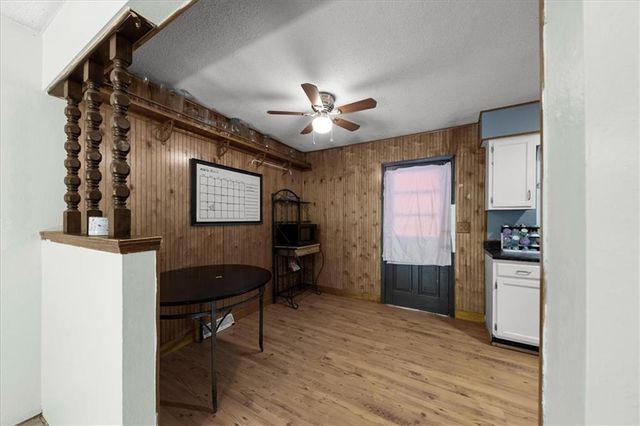 1613 Oak Street, Oak Grove, MO 64075