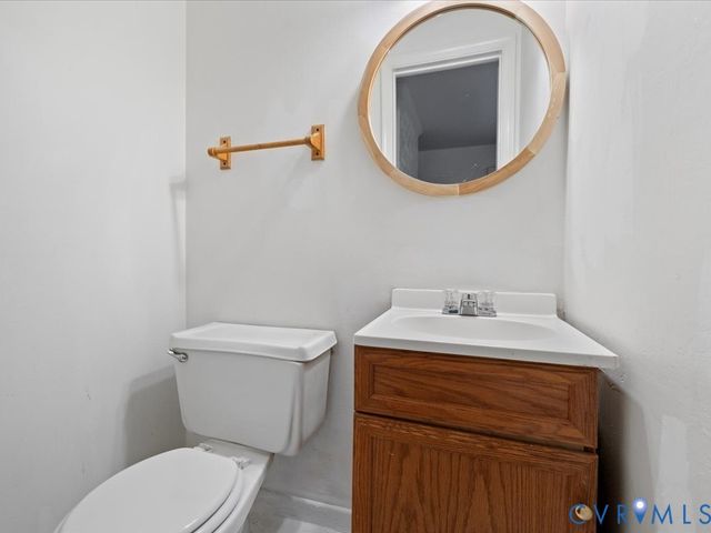 12 Skipwith Green Cir, Henrico, VA 23294