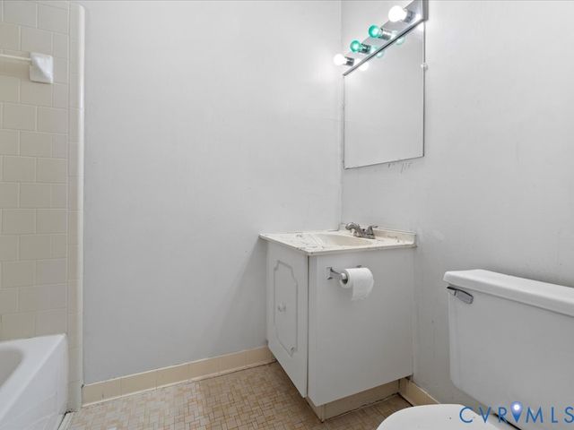 12 Skipwith Green Cir, Henrico, VA 23294