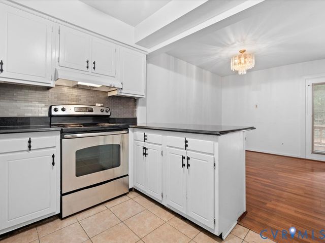 12 Skipwith Green Cir, Henrico, VA 23294