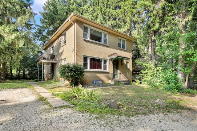 1007 N 124th STREET, Elm Grove, WI 53122