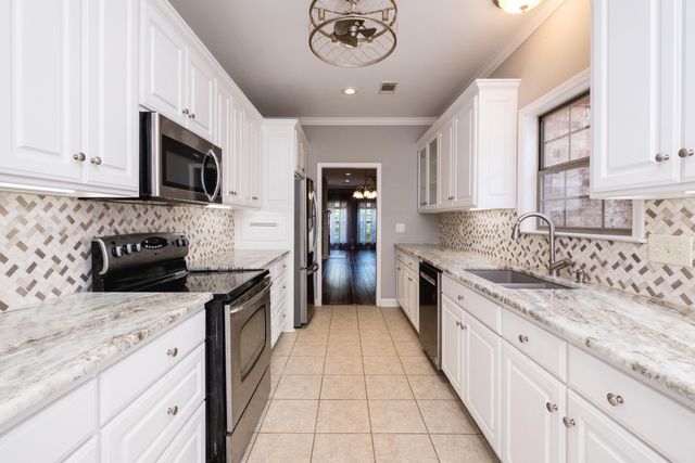 73 Reservoir Heights Drive, Little Rock, AR 72227