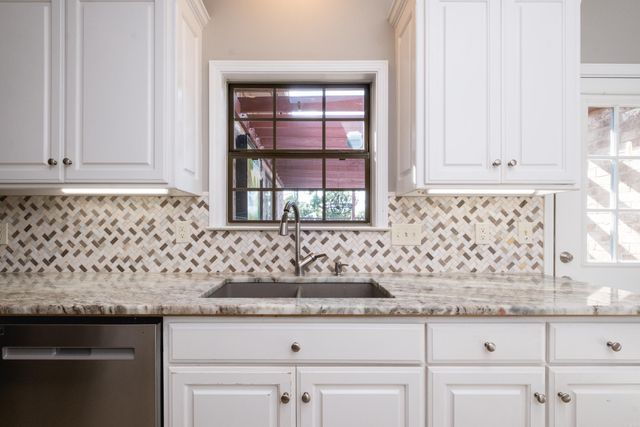 73 Reservoir Heights Drive, Little Rock, AR 72227